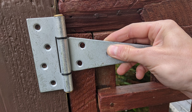 gate hinge placement